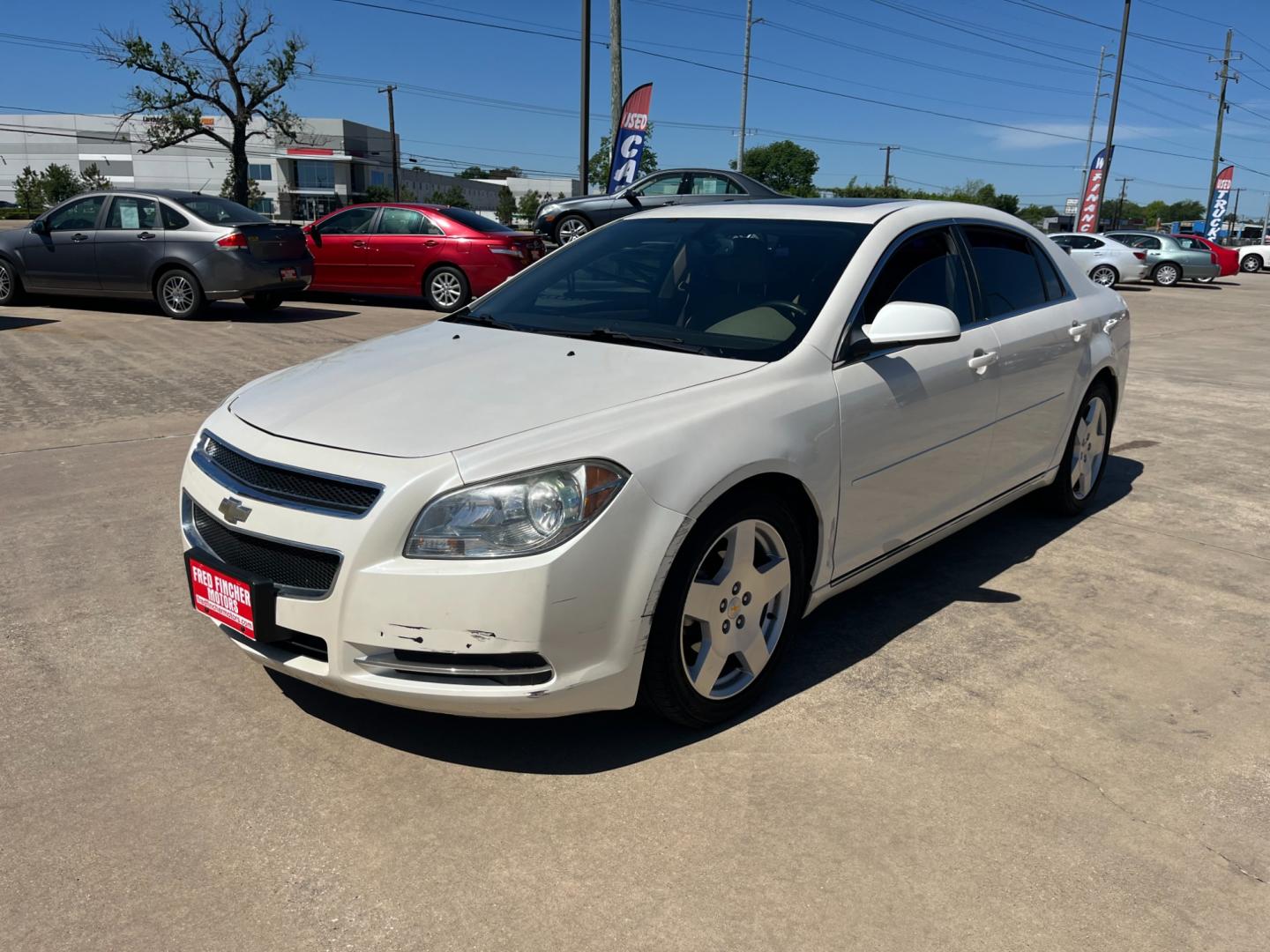 2010 white /black Chevrolet Malibu 2LT (1G1ZD5E7XAF) with an 3.6L V6 DOHC 24V engine, 6-Speed Automatic transmission, located at 14700 Tomball Parkway 249, Houston, TX, 77086, (281) 444-2200, 29.928619, -95.504074 - Photo#2